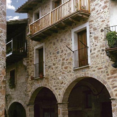 Allotjaments Placa Major-Grevol Santa Pau Exteriör bild