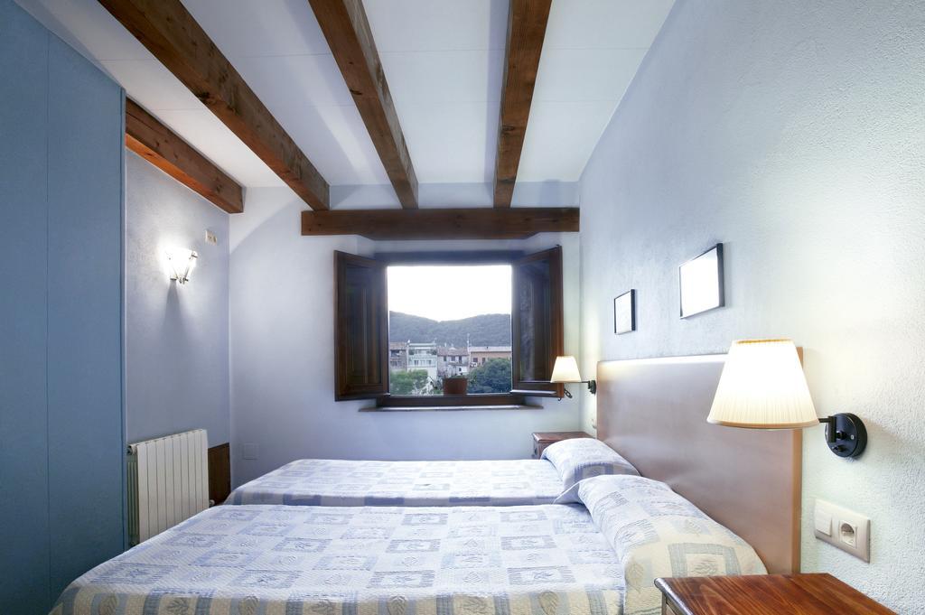 Allotjaments Placa Major-Grevol Santa Pau Rum bild